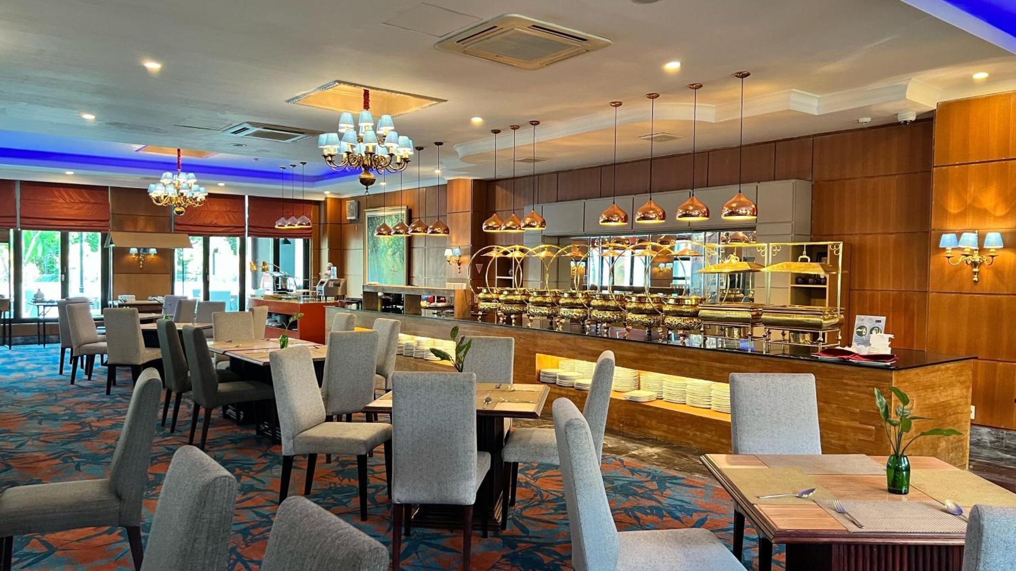 Hotel Bumi Senyiur Samarinda Exterior photo